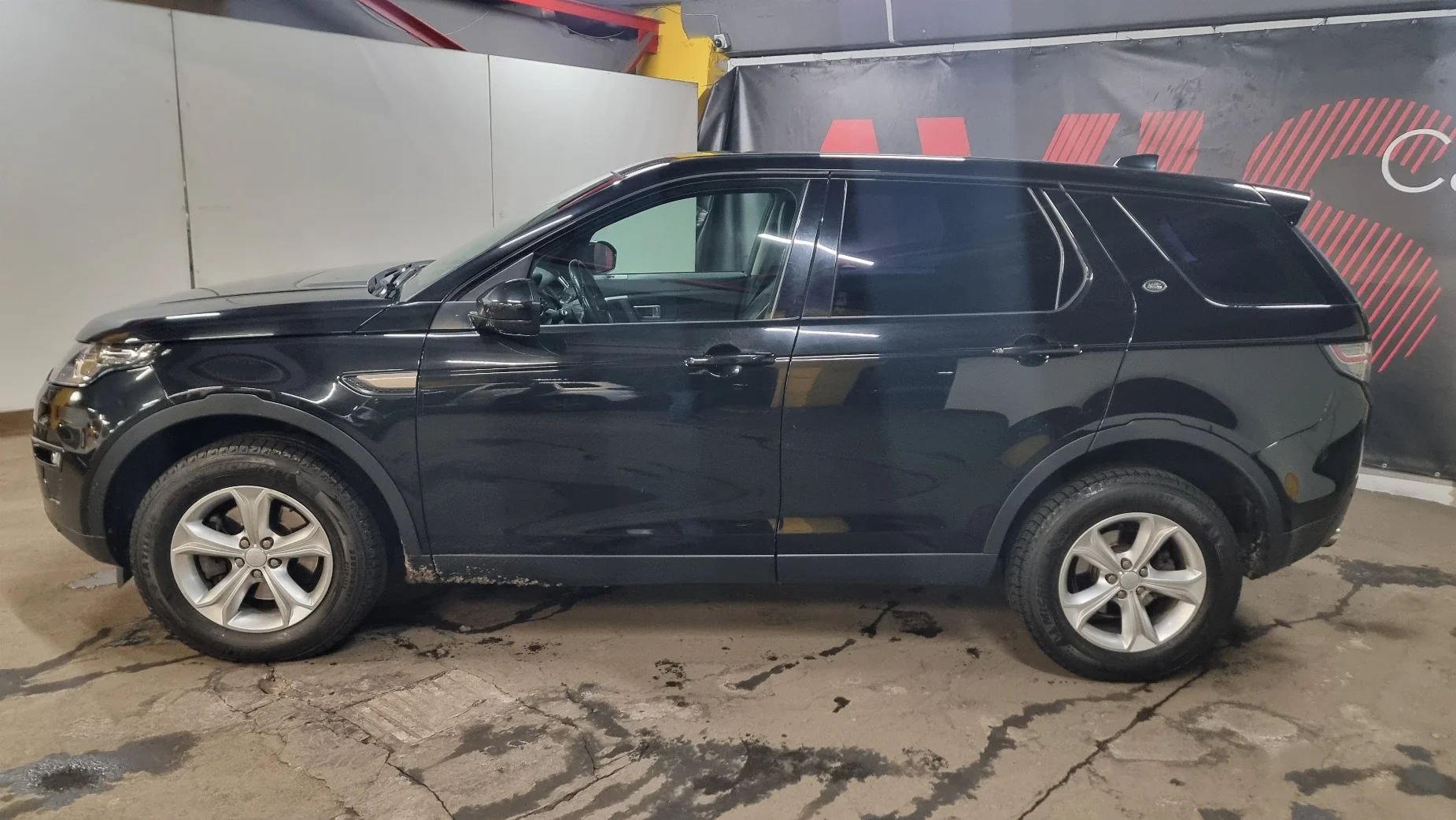 Land Rover Discovery Sport photo